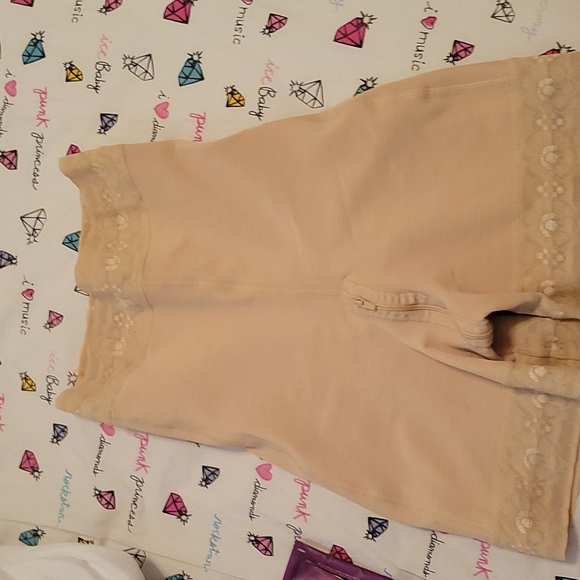 Faja M&D - Picture 2 of 5